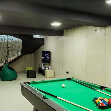 Luxury Lorkia Villa *