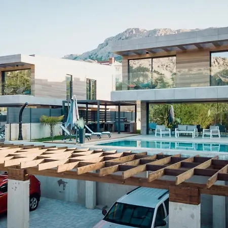 Luxury Lorkia
