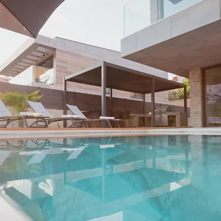 Luxury Lorkia Villa *