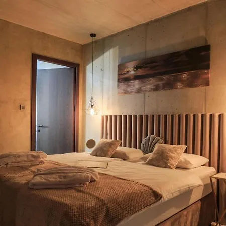 Luxury Lorkia Villa *